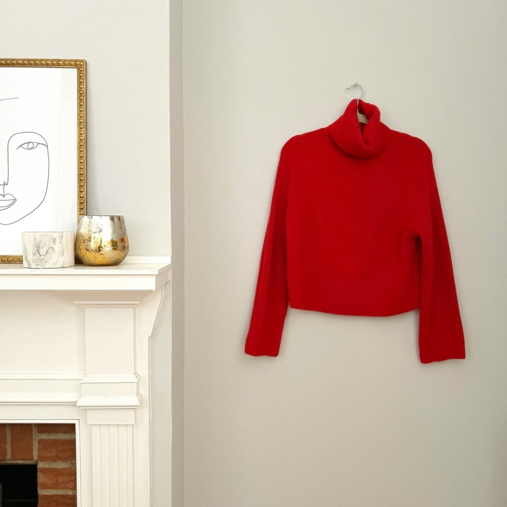 red bulky turtle neck sweater / size small / H&M